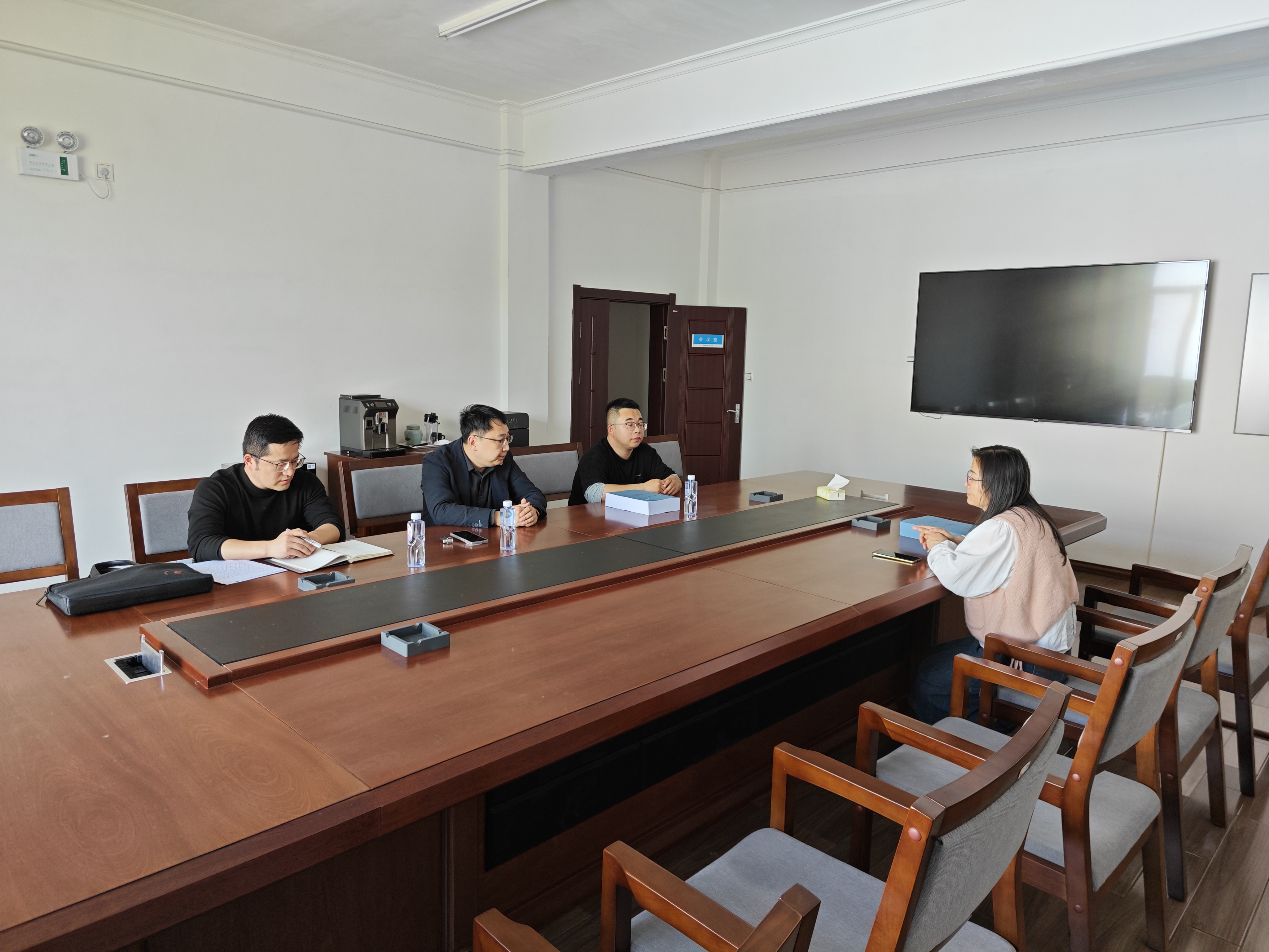 市工信局到中孚轻金属科技有限公司解读平台政策栏目.jpg