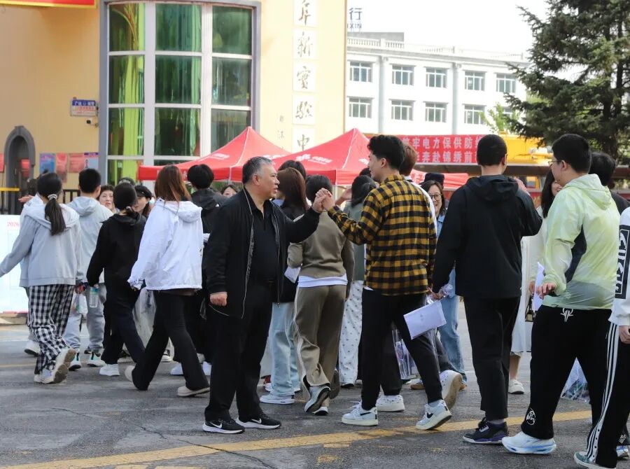 02.jpg